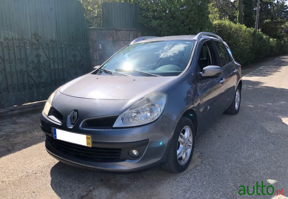 2008' Renault Clio Break photo #1