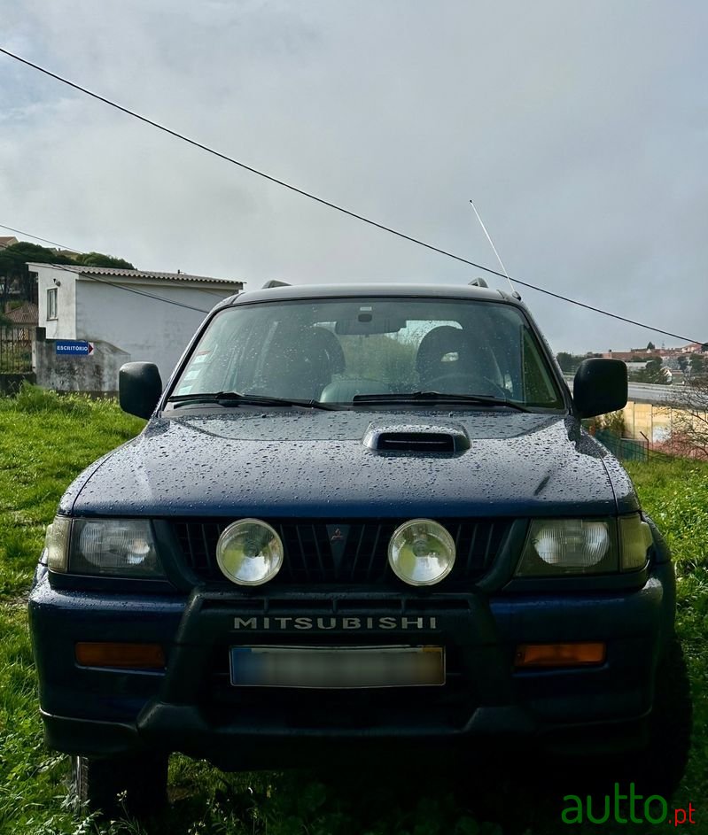 1999' Mitsubishi Pajero Sport photo #1