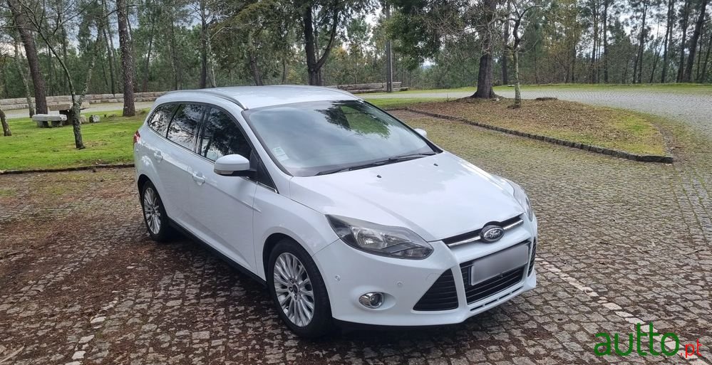 2011' Ford Focus Sw photo #2