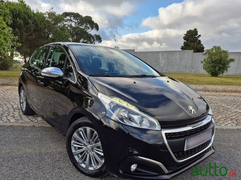 2015' Peugeot 208 photo #5