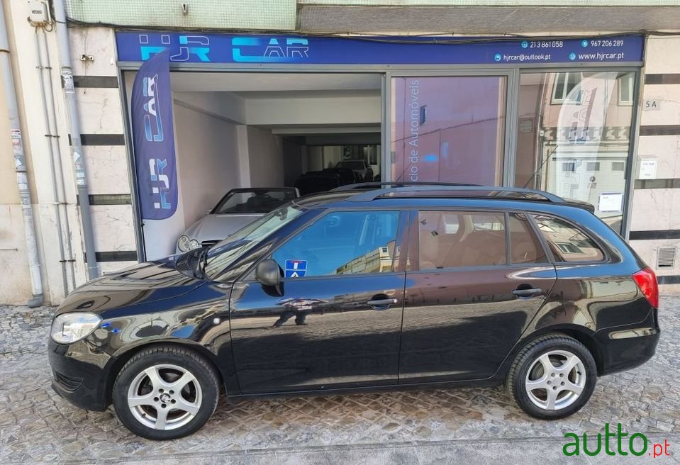 2013' Skoda Fabia Break photo #3