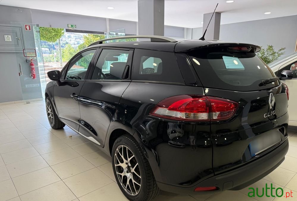 2016' Renault Clio Sport Tourer photo #3