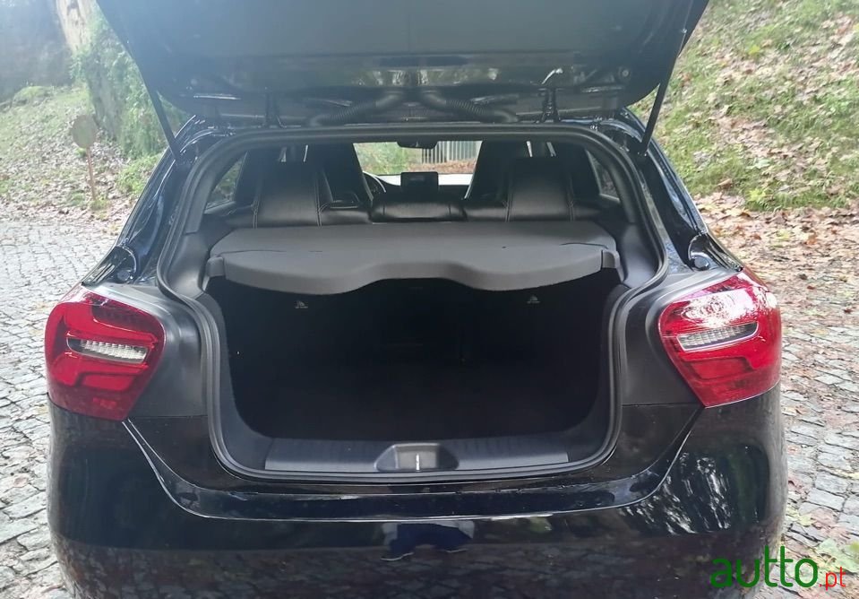 2019' Mercedes-Benz A-180 photo #6