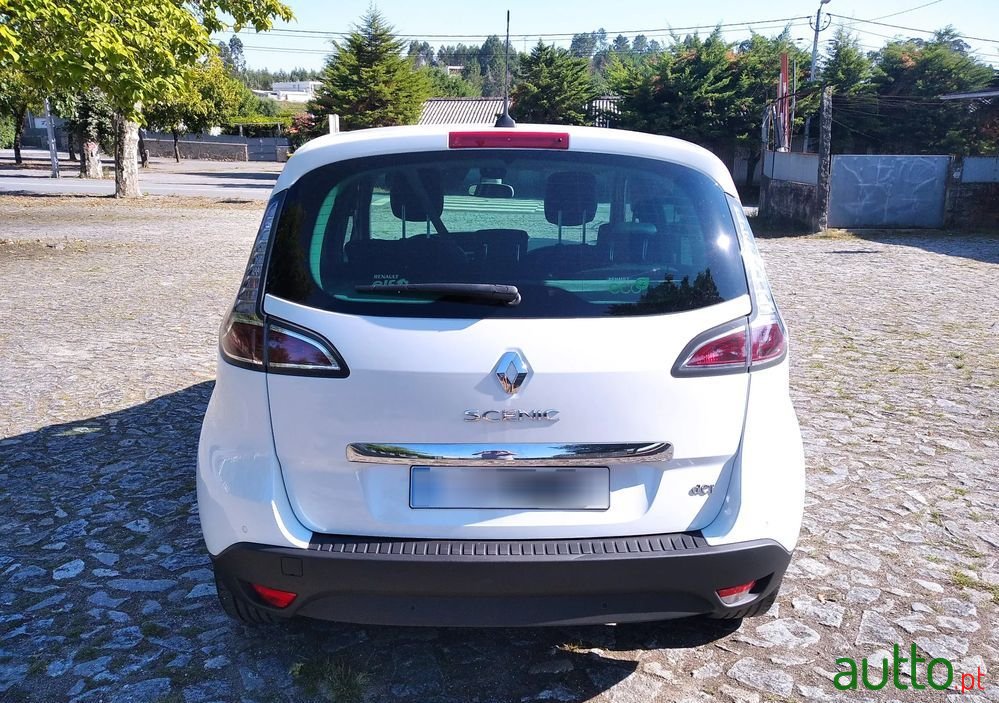 2013' Renault Scenic photo #3