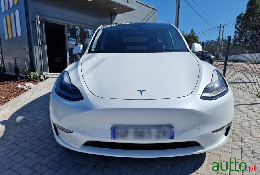 2023' Tesla Model Y Standard Rwd photo #2