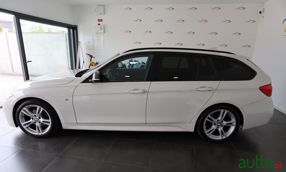 2017' BMW Série 3 D Pack M photo #3