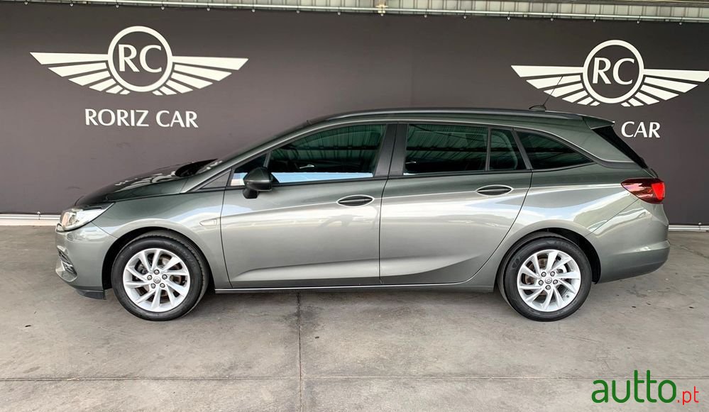 2020' Opel Astra Sports Tourer photo #4