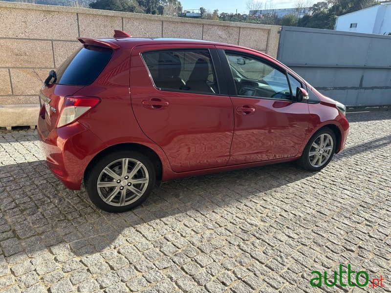 2013' Toyota Yaris photo #5