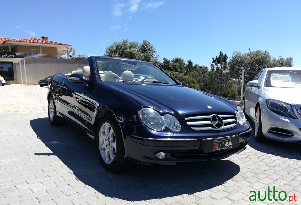 2004' Mercedes-Benz Clk-200 photo #3