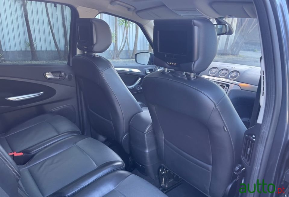 2008' Ford S-Max photo #5