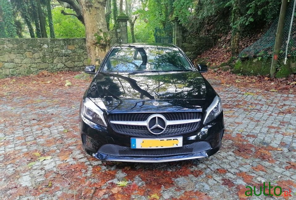 2019' Mercedes-Benz A-180 photo #3