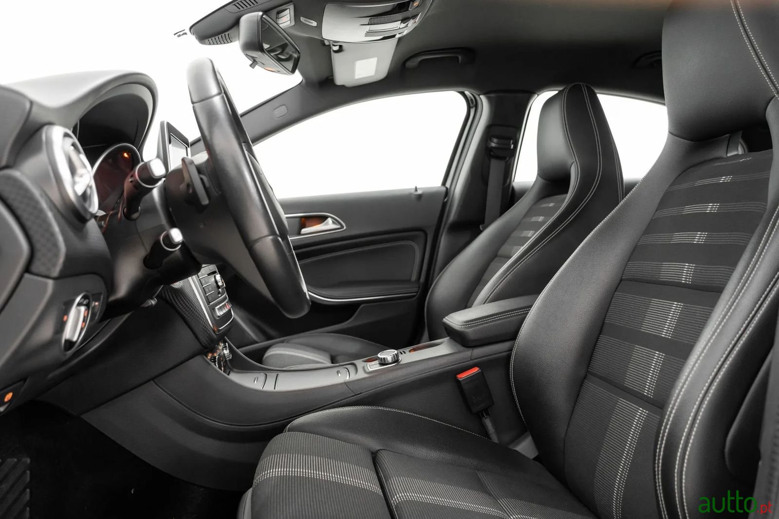 2017' Mercedes-Benz A-180 photo #5