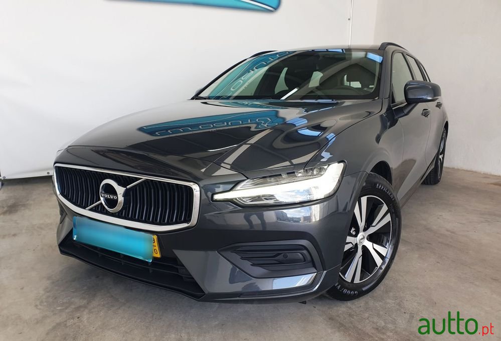 2019' Volvo V60 photo #2