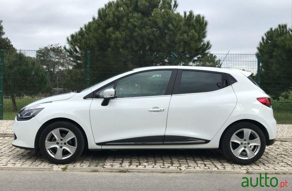 2015' Renault Clio 1.2 Turbo photo #2