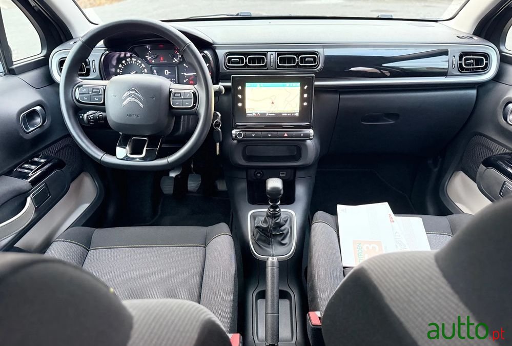 2020' Citroen C3 1.2 Puretech Shine photo #3
