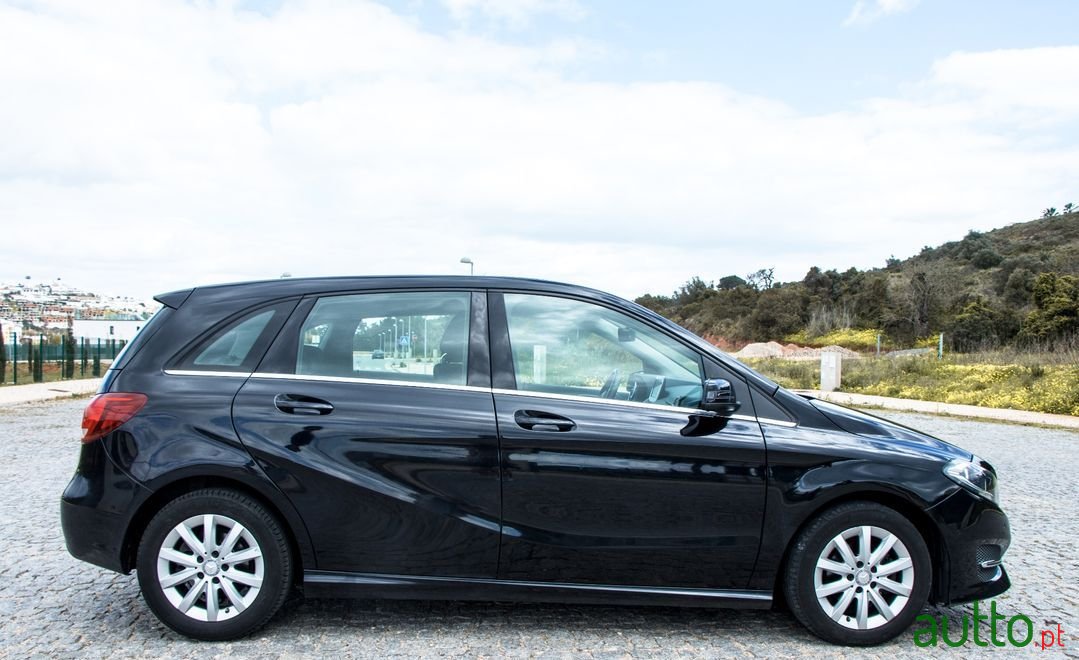 2015' Mercedes-Benz B-180 photo #6