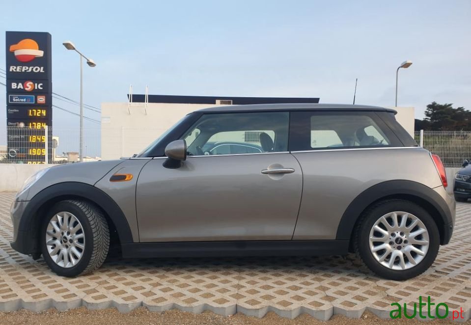 2016' MINI Cooper photo #2