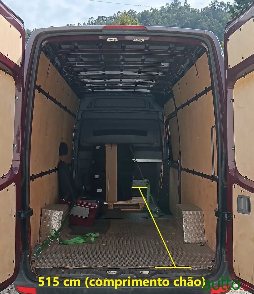 2011' Mercedes-Benz Sprinter photo #1