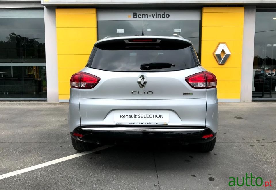 2019' Renault Clio Sport Tourer photo #5