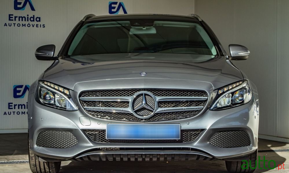 2015' Mercedes-Benz Classe C photo #2