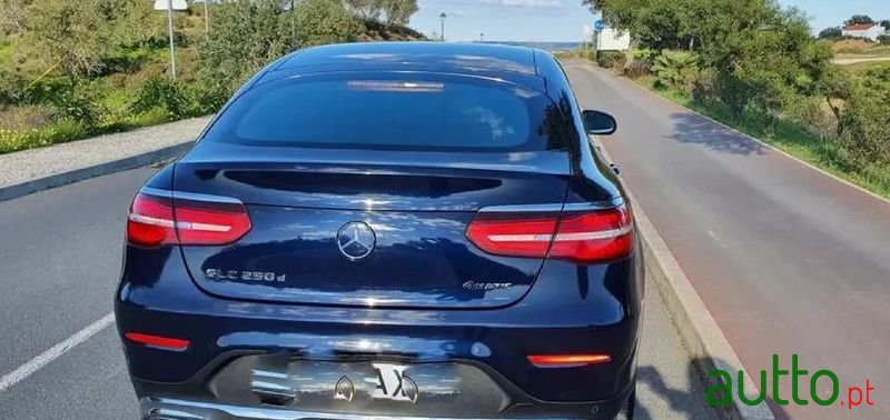 2018' Mercedes-Benz Classe Glc photo #2