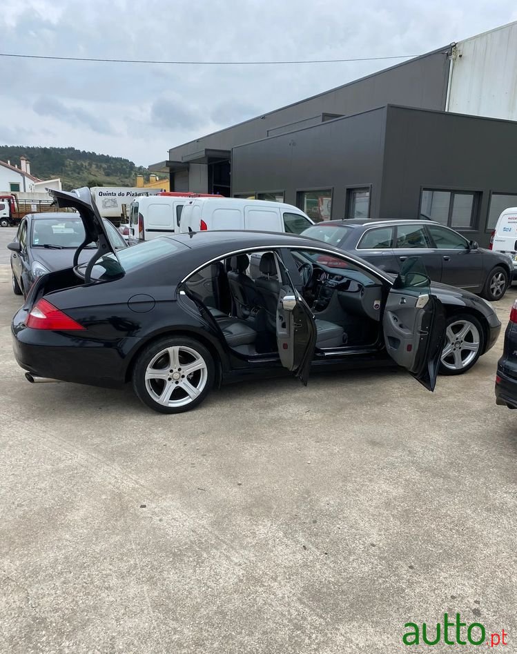 2008' Mercedes-Benz 320 photo #4