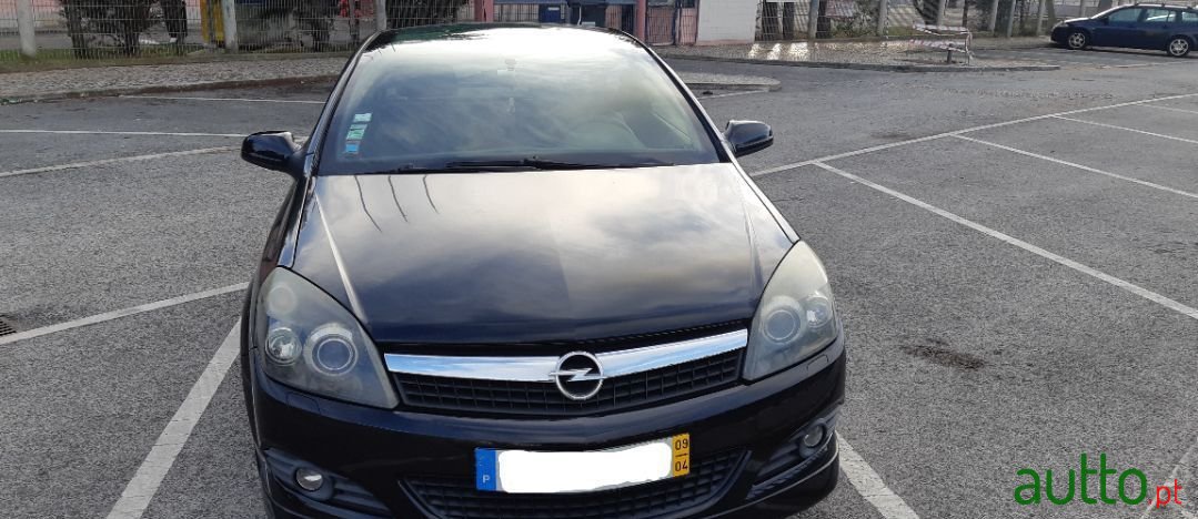 2009' Opel Astra Gtc photo #5