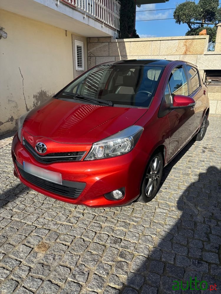 2013' Toyota Yaris photo #1