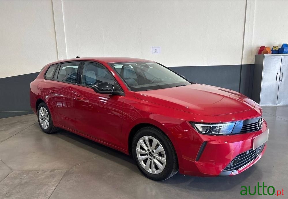 2024' Opel Astra 1.2 T Edition photo #3