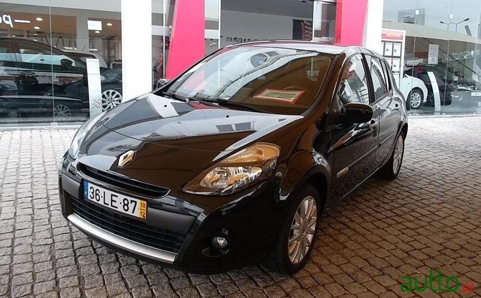 2010' Renault Clio 1.5 dCi Dynamique S photo #1