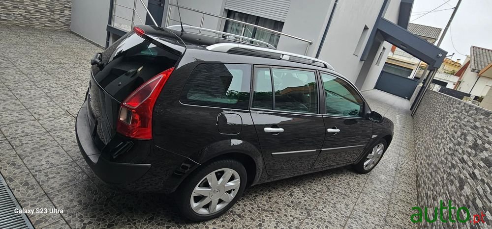 2008' Renault Megane Break photo #2