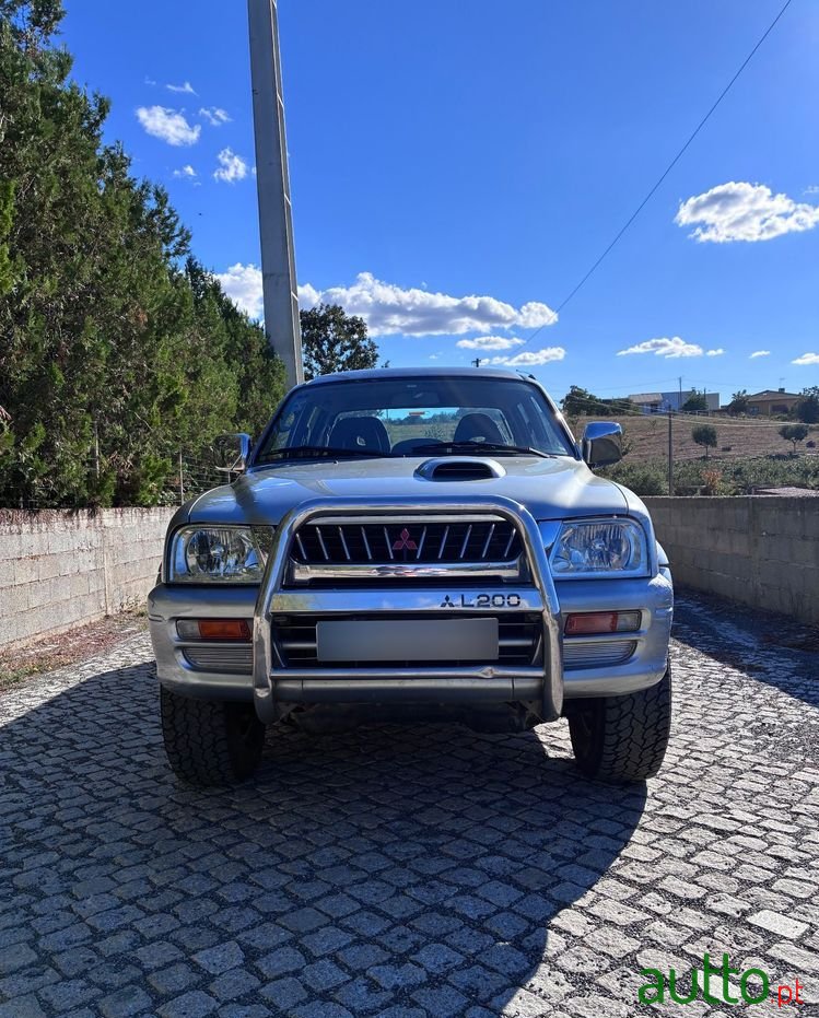 2000' Mitsubishi L200 photo #1