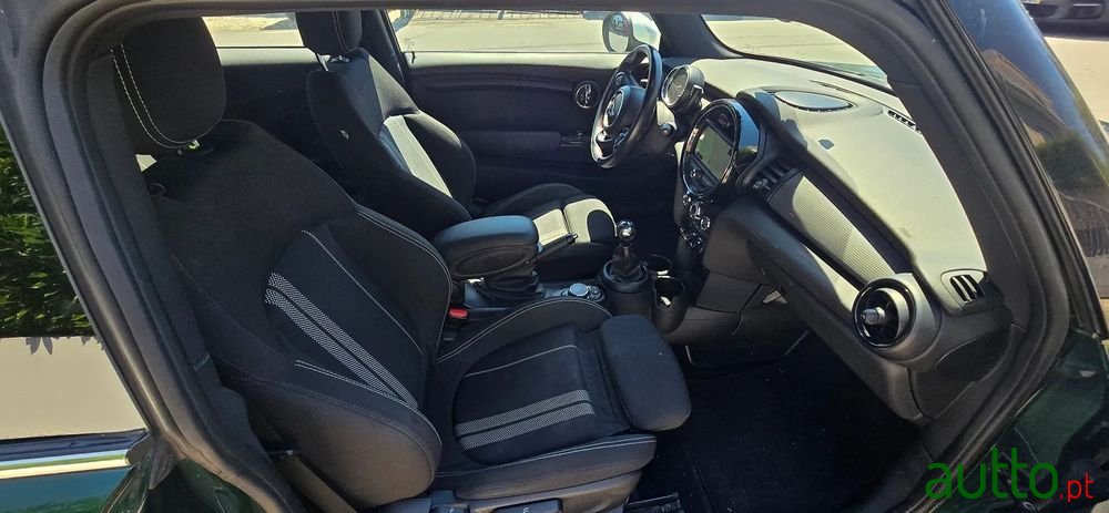 2014' MINI 3 Portas Cooper photo #5