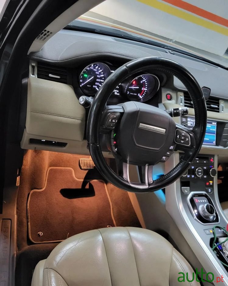 2014' Land Rover Range Rover Evoque photo #4