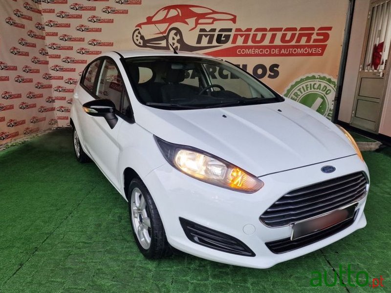 2015' Ford Fiesta photo #1
