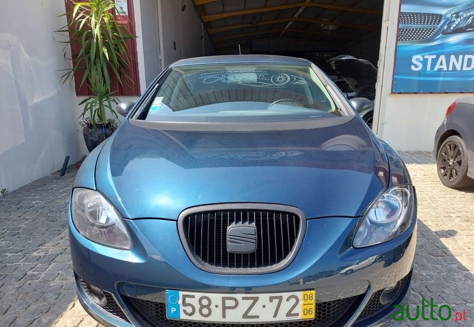 2008' SEAT Leon photo #2