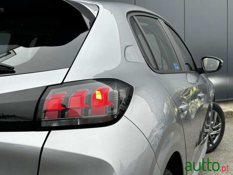 2021' Peugeot 208 1.2 Puretech Active photo #5