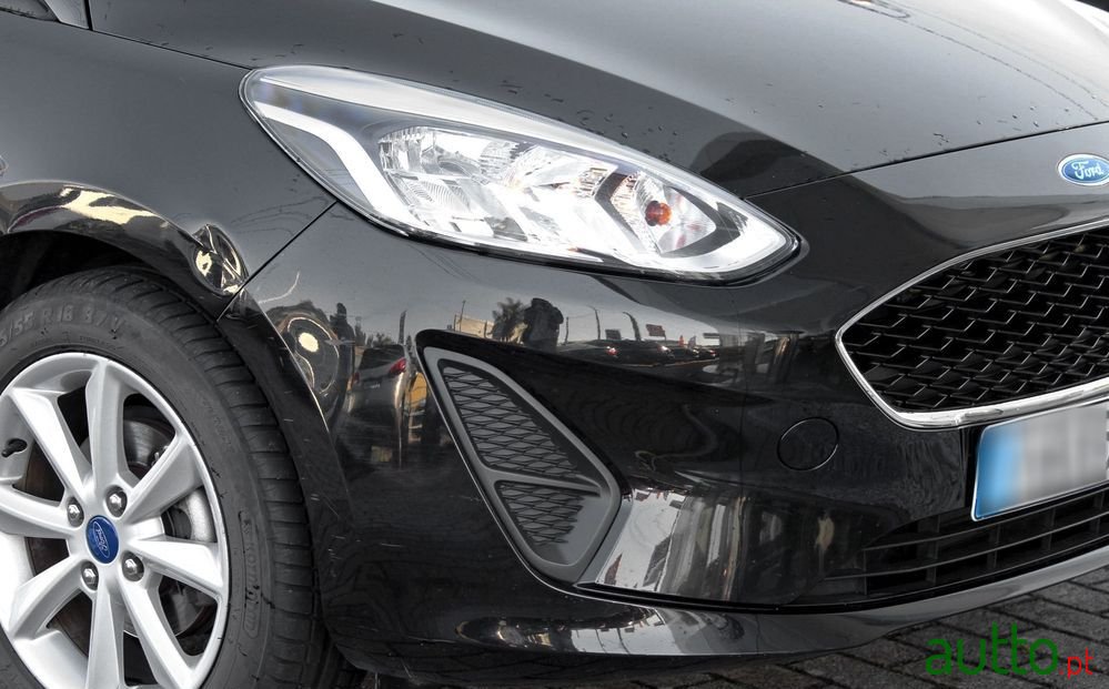 2021' Ford Fiesta photo #2