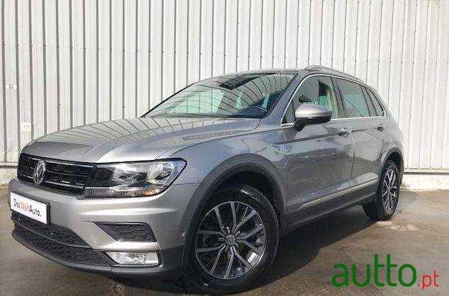 2017' Volkswagen Tiguan photo #1