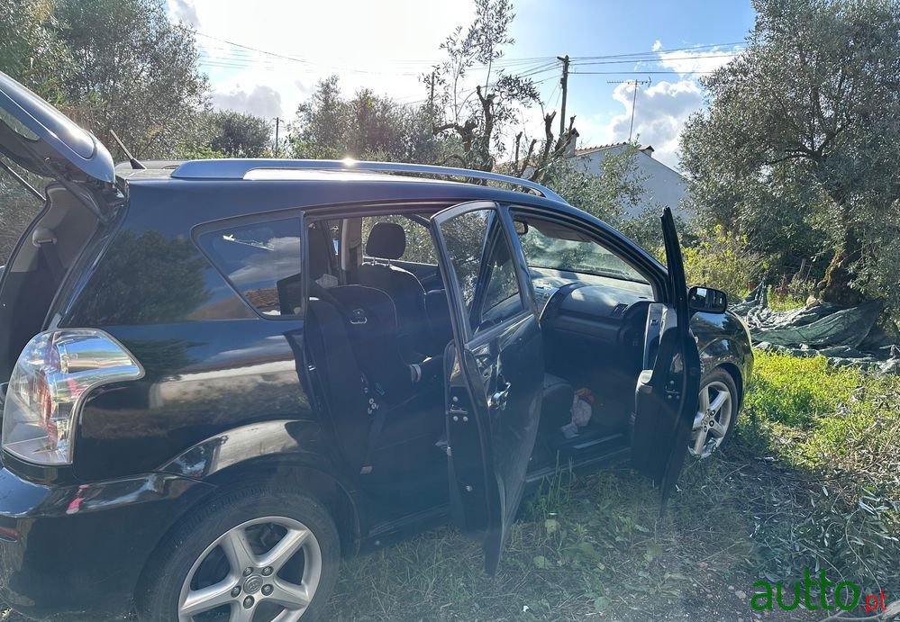 2007' Toyota Corolla Verso photo #4