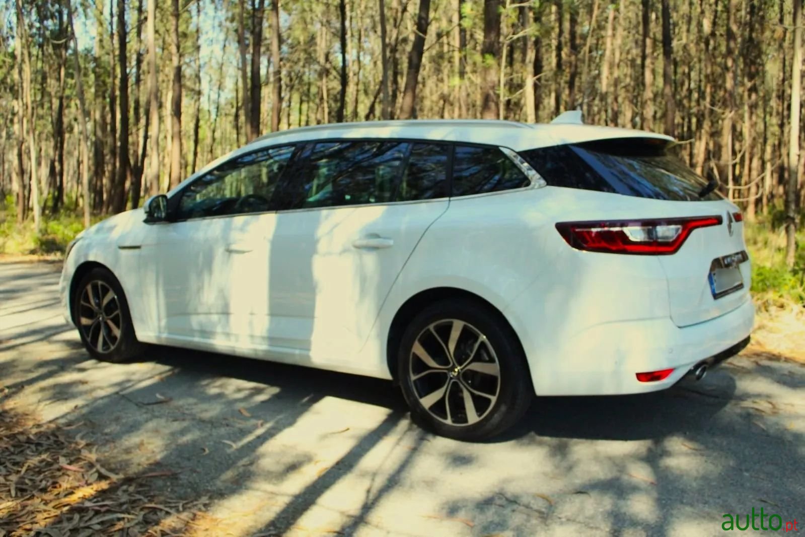 2019' Renault Megane Sport Tourer photo #4