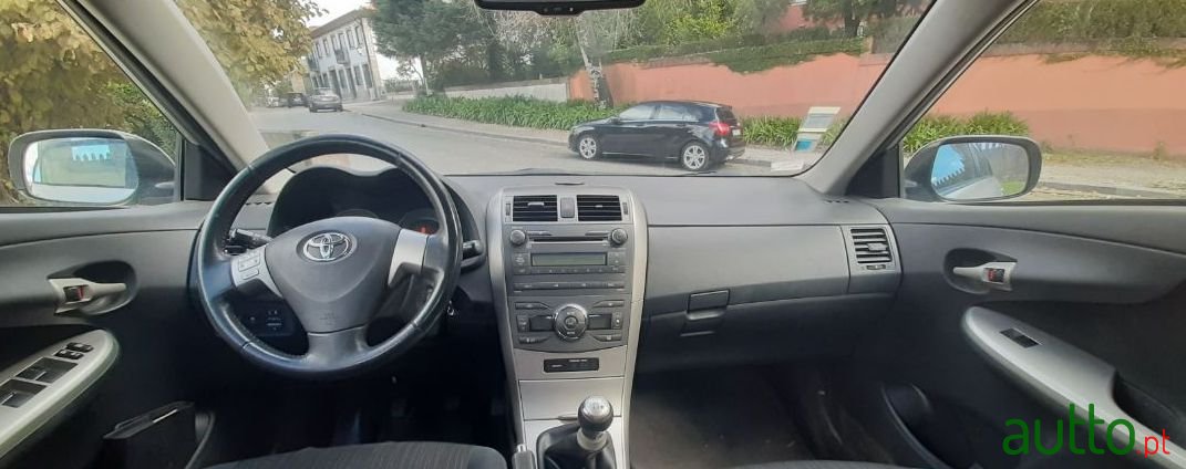 2008' Toyota Corolla photo #1