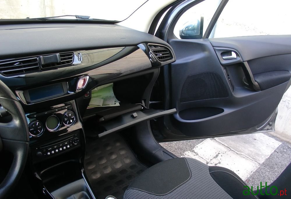 2014' Citroen C3 photo #4