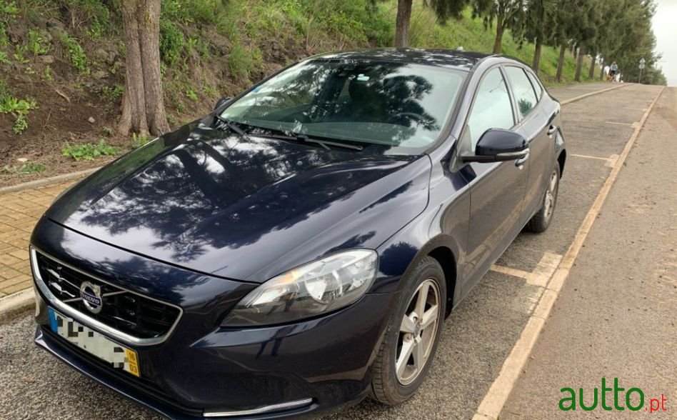 2016' Volvo V40 photo #2