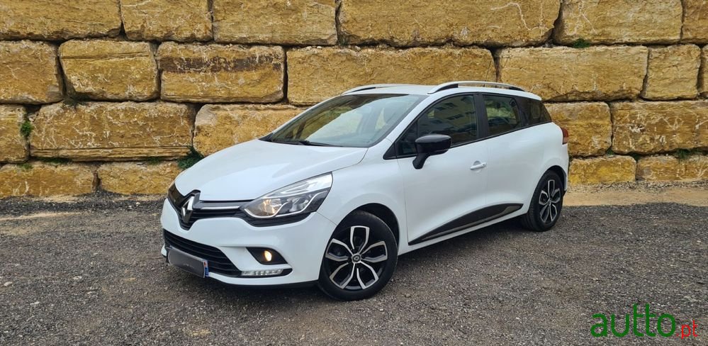 2017' Renault Clio Sport Tourer photo #1