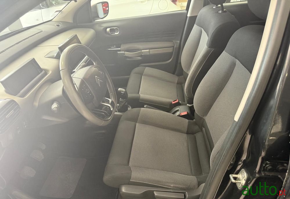 2015' Citroen C4 Cactus photo #5