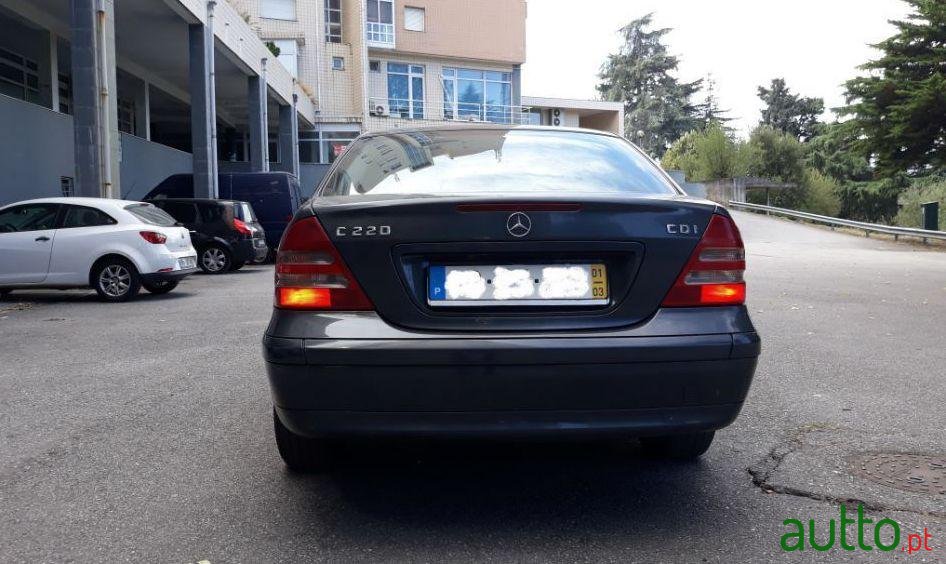 2001' Mercedes-Benz C-220 photo #2