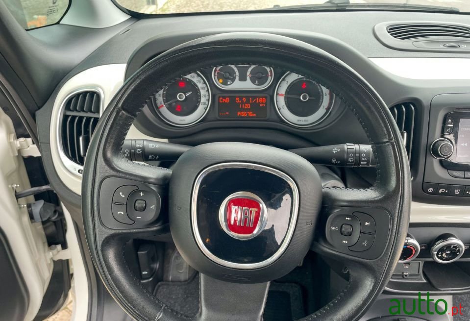 2014' Fiat 500L photo #6