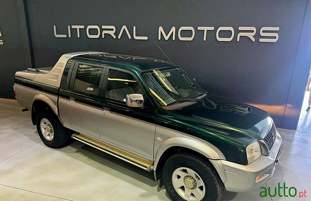 2002' Mitsubishi L200 photo #2