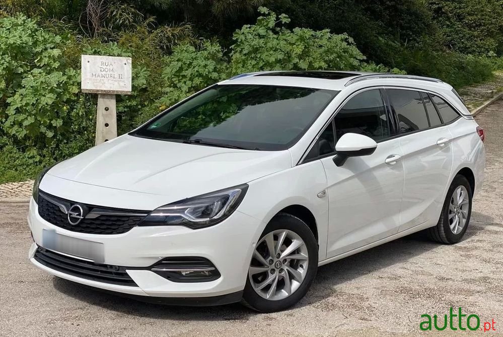 2020' Opel Astra Sports Tourer photo #3